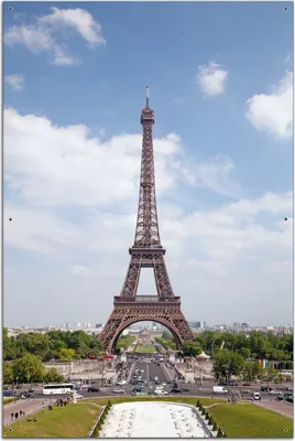 Produktbild von Wallario Outdoor-Poster für Garten oder Balkon, Motiv Eiffelturm in Paris, in ca. 61 x 91,50 cm