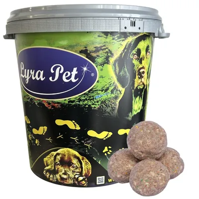 Produktbild von 50 Stk. Lyra Pet® Gourmet Meisenknödel schalenfrei ohne Netz à 80 g in 30 L Tonne