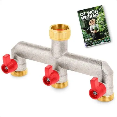 Obrázek produktu pro Mosazná trojitá tryska se závitem 3/4 palce a kulovým ventilem pro zahradní hadici.