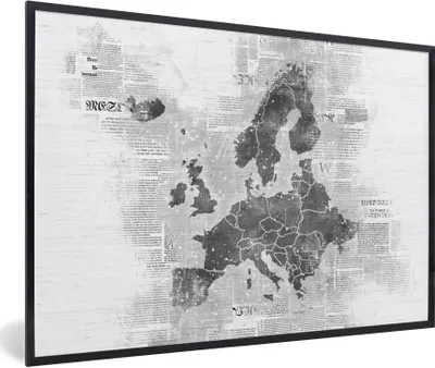 Produktbild von MuchoWow® Gerahmtes Poster Eurocard auf Zeitungspapier - schwarz und weiß 90x60 cm - Poster mit Schwarzem Bilderrahmen Wandposter Rahmen Foto Bilder - Fotorahmen - Foto-Plakat