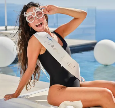 Produktbild von Schärpe „Team Bride“ Weiß-Silber – 6 Stück (1 m)