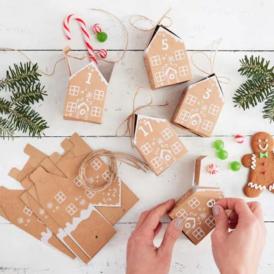 Produktbild von Weihnachtshäuschen DIY Adventskalender