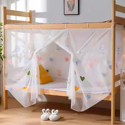 Immagine prodotto di Tenda per letto a otto pannelli per bambine, decorata con ricami colorati a forma di cuore