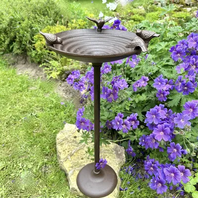 Produktbild von Vogeltränke romantisch, mit Standfuss, Vogelbad - Futterschale für Vögel