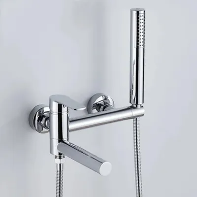 Produktbild von Wasserfall Badewannenarmatur - Wandmontierte Wannenarmatur - Einhebelmischer - Warm- und Kaltwasser - Messingkörper mit Keramikkartusche - Chrom