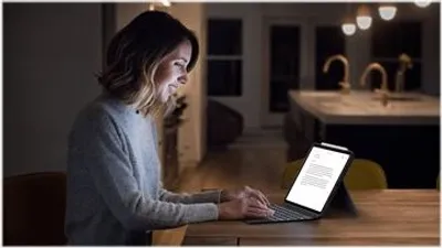 Produktbild von Logitech Combo Touch - Tastatur und Foliohülle - mit Trackpad - hintergrundbeleuchtet - Apple Smart connector - QWERTY - US International - Oxford Gray - für Apple 12.9-inch iPad Pro (5. Generation)