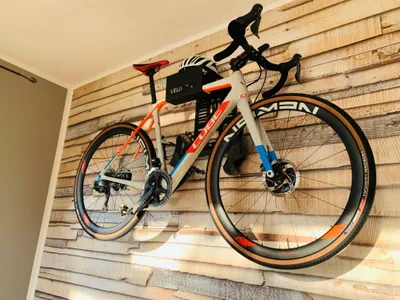 Obrázek produktu pro Nástěnný držák na jízdní kolo VELO-Dock matně černý