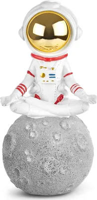 Produktbild von BRUBAKER Dekofigur Astronaut im Schneidersitz auf dem Mond - 18 cm Figur - Handbemalte moderne Statue - Astronautin Yoga - Weiß, Gold