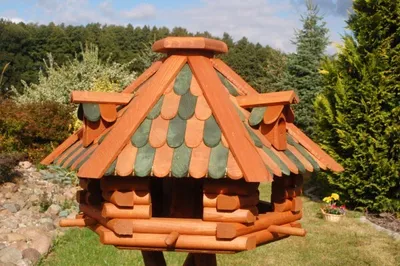 Produktbild von Futterhaus / Vogelhaus mit Holzschindeln und Gauben, V13