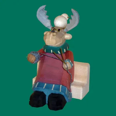 Obrázek produktu pro Kuřácká figurka losí babička vyřezávaná výška 14cm NOVINKA