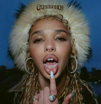 Immagine prodotto di FKA Twigs - Caprisongs (Indies) (Vinile colorato) (LP)