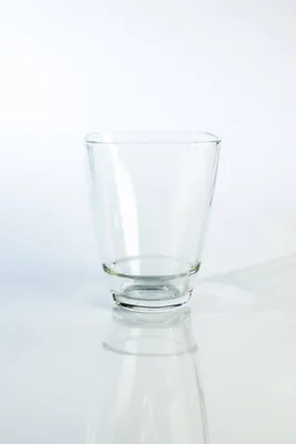 Produktbild von INNA-Glas Eckige Vase Yule aus Glas, klar, 17x13x13cm - Blumenvase - Tischvase