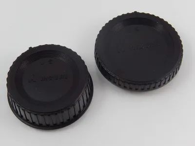 Produktbild von vhbw Objektivdeckel-Set kompatibel mit Nikon Objektive mit einem F-Bajonett Kamera - Rück- und Gehäusedeckel, Schwarz