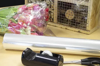 Zdjęcie produktu dla kangaro  K-95970-5  kangaro Geschenkfolie, 25 my, unbedruckt, 700 mm x 5 m