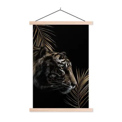 Produktbild von MuchoWow® Textilposter Tiger - Seitenansicht - Pflanzen 120x180 cm mit holzfarbenen Rahmen - Textil-Plakat