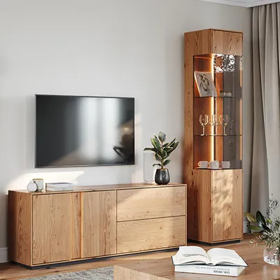 Produktbild von Wohnwand in Eiche massiv geölt mit Lowboard & Vitrine, inkl. LED-Beleuchtung, 2-teilig - CARISOLO-163