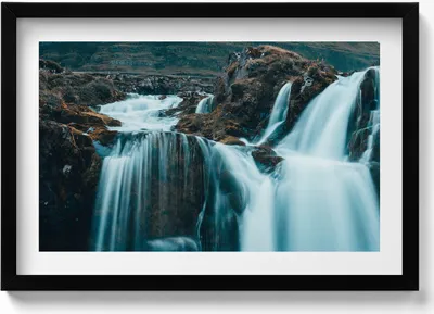 Produktbild von Foto eines Bergwasserfalls– Wandbild mit Rahmen – Gerahmtes Bild  – Wanddekoration – 60x40 cm –  Schwarz Rahmen
