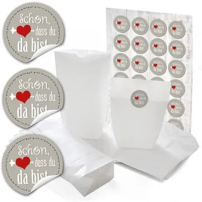 Produktbild von 24 kleine weiße Papiertüten mit Boden Papier-Beutel give-away Tüten 14 x 22 x 5,6 cm + 24 runde Aufkleber Sticker SCHÖN DASS DU DA BIST in grau mit rotem Herz zum liebenvollen VerpackenGrau