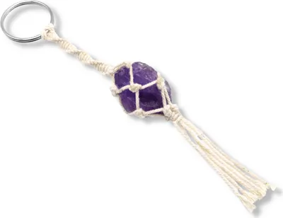 Produktbild von LAVISA Makramee Schlüsselanhänger - Wunderschöner Edelstein Anhänger - Jeder Stein ein Unikat - Heilende Wirkung, intensive Farben, Talisman, Glücksbringer (Amethyst)