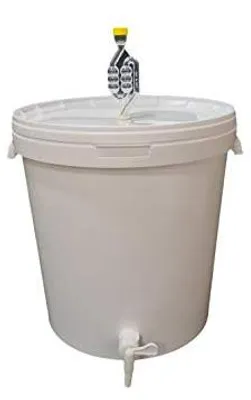 Produktbild von SILPLAST Kompletter Gärbehälter Set 33L Gäreimer mit Gärröhrchen, Dichtgummi und Ablaufhahn Weiß
