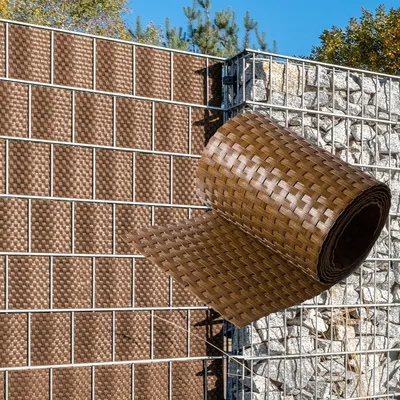Produktbild von NYVI Polyrattan Sichtschutzstreifen Privafence Honig 255 x 19 cm 5 Rollen (12,75 Meter) - SPARSETS - Sichtschutz für Doppelstabmatten Zaun - Premium Zaunsichtschutz