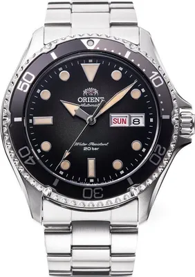 A close-up studio shot of an Orient Mako Kamasu automatic watch against a white background.