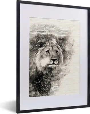 Produktbild von MuchoWow® MuchoWow® Gerahmtes Poster Löwe - Zeitung - Rauch 30x40 cm - Poster mit zchwarzem Bilderrahmen - Wandposter Schlafzimmer
