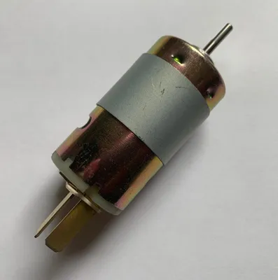 Zdjęcie produktu dla Silnik prądu stałego DC, moc 124,5 W, napięcie do 13V, prąd do 20A, prędkość obrotowa 12650 obr./min, model KC415LG