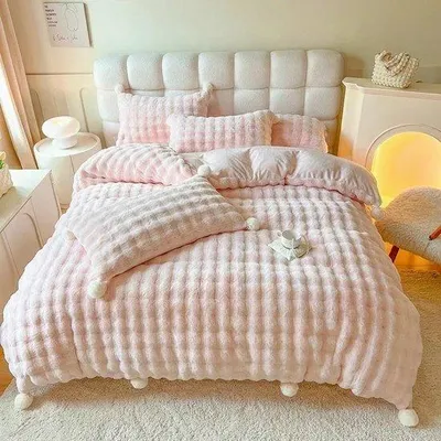 Produktbild von Famanu Bettwäsche Set - Bettbezug, Laken, 2 Kissenbezüge - Kunstfell - 100% Polyester - 200x230 cm - Rosa