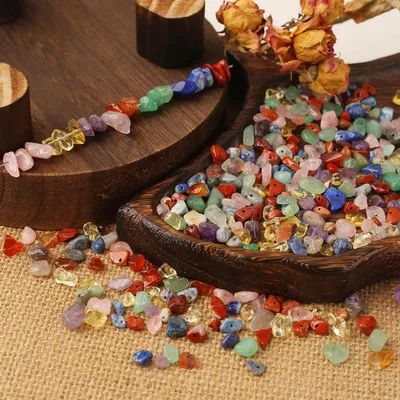 Produktbild von 7 Chakra Edelsteinperlen zum Auffädeln 430 Stück 5-8mm Bruchsteine für Schmuckherstellung