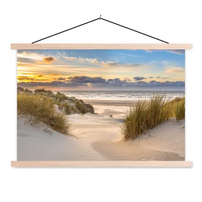 Produktbild von MuchoWow® Textilposter Strand - Düne - Gras - Sonnenuntergang - Meer 60x40 cm mit holzfarbenen Rahmen - Bilder