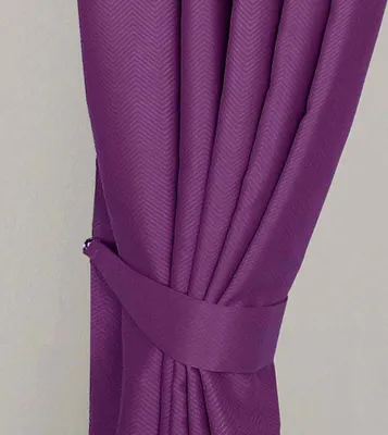 Produktbild von HOMESCAPES Raffhalter für Verdunkelungsvorhang Chevron aubergine 2 Stück