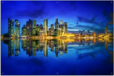 Produktbild von Wallario Outdoor-Poster für Garten oder Balkon, Motiv Skyline von Singapur in der Abenddämmerung, in ca. 61 x 91,50 cm
