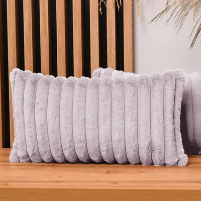 Produktbild von MG Design 2er Set Kissenbezüge 30 x 50 cm in Violett - mit Reißverschluss, langflorige Fell-Haptik, weich & Cosy, pflegeleicht