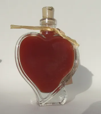 Produktbild von Geschenkherz Amore Erdbeer-Essig mit 50% frischen Erdbeeren 100ml Valentinstag