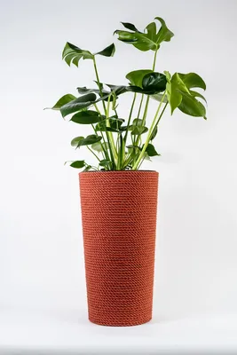 Zdjęcie produktu dla Doniczka jutowa czerwona z wkładem 32x57 cm – ręcznie robiona ADONI