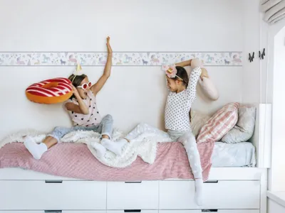 Produktbild von Widerstandsfähige Kinderbordüre EINHÖRNER für die Wand Helles