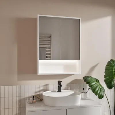 Produktbild von LED Spiegelschrank Bad 60x78 cm Weiß mit Beleuchtung 4000K Steckdose Schalter Badezimmerschrank Hängeschrank