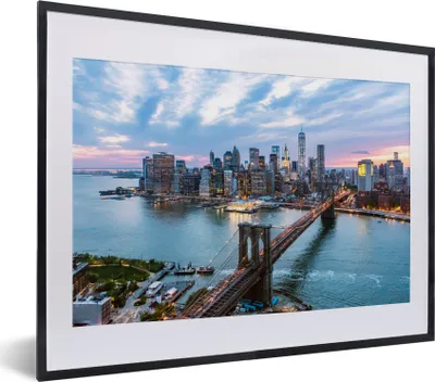 Produktbild von MuchoWow® MuchoWow® Gerahmtes Poster New York - Skyline - Brücke 40x30 cm - Poster mit zchwarzem Bilderrahmen - Bilderrahmen - Poster im Rahmen