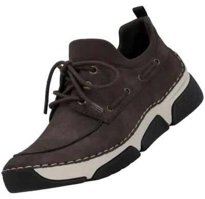 Auf dem Bild ist ein flacher Schuh in brauner Farbe zu sehen. Der Schuh wird von der rechten Seite gezeigt.