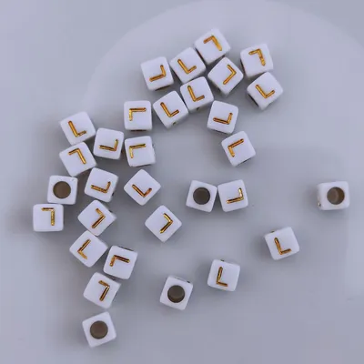Produktbild von Buchstaben Perlen, 30 Stück, 6x6 mm, weiß mit gold, eckig, Buchstabe L