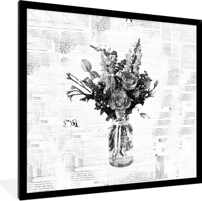 Produktbild von MuchoWow® Gerahmtes Poster Vase - Blumen - Zeitung - Schwarz - Weiß 40x40 cm - Poster mit Schwarzem Bilderrahmen Wandposter Rahmen Foto Bilder - Mit Rahmen - Wanddekoration Schlafzimmer