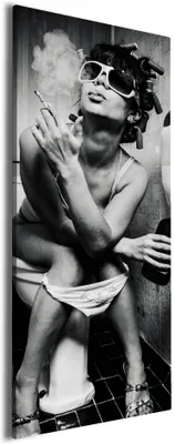 Produktbild von Wallario Premium Leinwandbild Kloparty - Sexy Frau auf Toilette mit Zigarette und Schnaps in Größe 30 x 75 cm