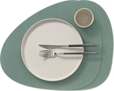 Obrázek produktu pro LIND DNA Prostírání Nupo - kožené - pastelově zelené - prohnuté - 44 x 37 cm - 2 kusy