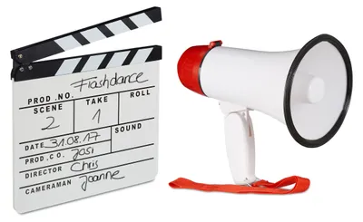 Obrázok produktu pre 2-dielna filmová sada, megafón Stadion, filmová klapka (biela), megafón 10 W, drevená filmová klapka, megafón Ole Sound, filmová klapka