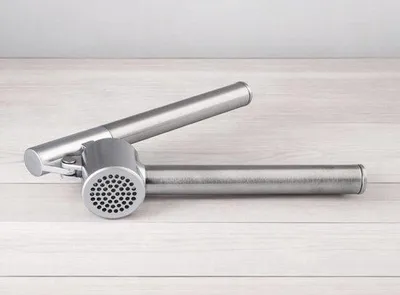 Productafbeelding van Knoflookpers, roestvrij staal, handmatige knoflookpers, robuust, praktische keukenaccessoire, handige rasp voor knoflook, knoflooksnijder, zilverkleurig