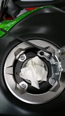 Zdjęcie produktu dla A-SIDER Black Edition uchwyt zbiornika 4 śruby czarny pasuje do Kawasaki