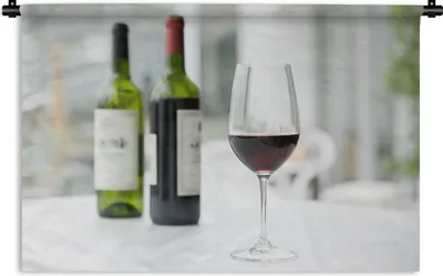 Produktbild von MuchoWow® Wandteppich Wandbehang Zwei Flaschen Rotwein und ein Glas Rotwein 120x80 cm Tapisserie Dekoration Wandtuch - Wanddekorationen - Wandtücher