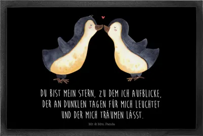 Produktbild von Mr. & Mrs. Panda Schmutzfangmatte Pinguin Liebe 50 x 75 cm - Schwarz - Geschenk, Liebesspruch, Fußabstreifer, Vertraut, Schuhabstreifer, Gummimatte, Freundin, Fussmatte