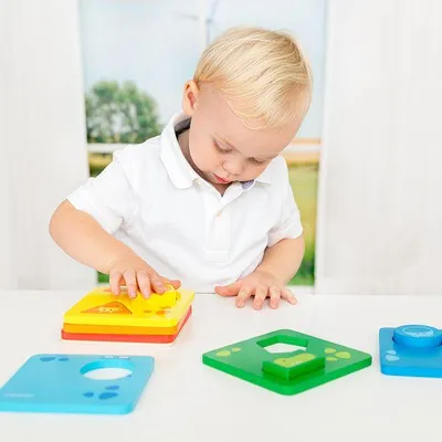 Produktbild von Beleduc Holz Stapelturm Formenpuzzle Safari Tiere Spielzeug